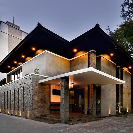 Serela Merdeka By Kagum Hotels Бандунг Экстерьер фото